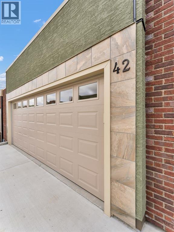 42 Palisades Lane NE, Medicine Hat, Alberta  T1C 2B4 - Photo 3 - A2299081