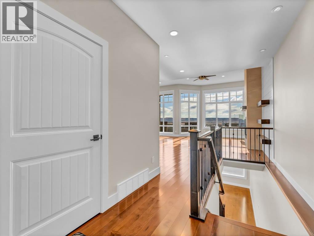 42 Palisades Lane NE, Medicine Hat, Alberta  T1C 2B4 - Photo 5 - A2299081