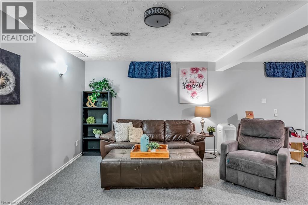 219 Kingswood Drive Unit# 52, Kitchener, Ontario  N2E 3J5 - Photo 38 - 40820116