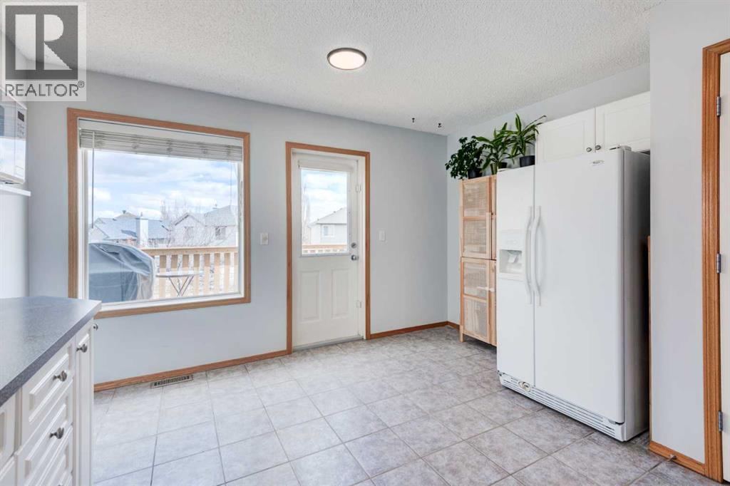 44 Somerglen Heath Sw, Calgary, Alberta  T2Y 4A3 - Photo 11 - A2299369