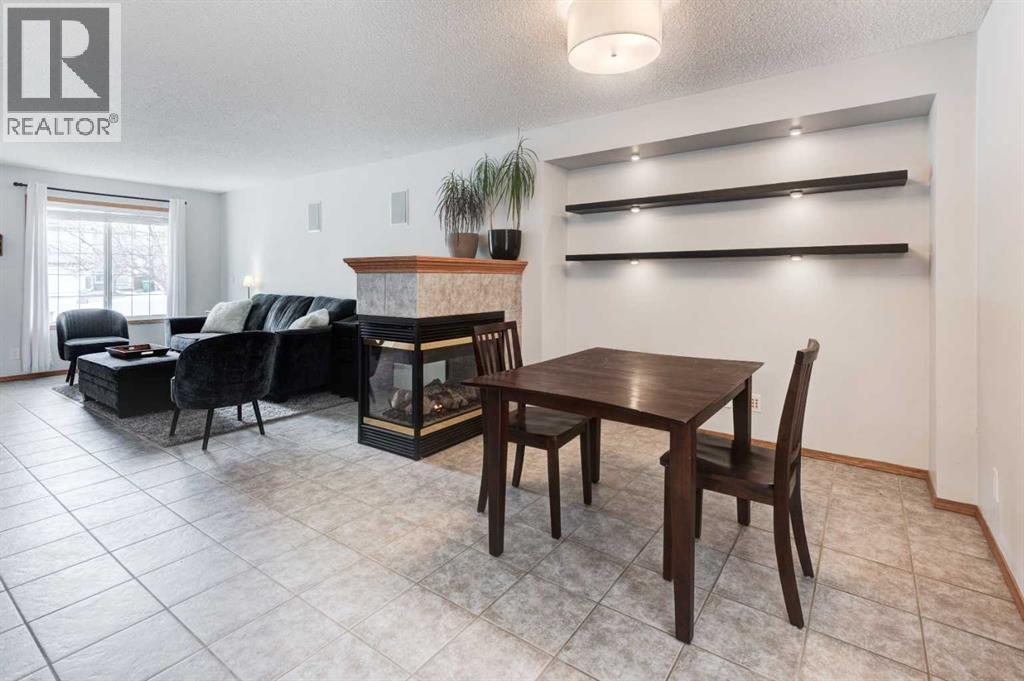 44 Somerglen Heath Sw, Calgary, Alberta  T2Y 4A3 - Photo 6 - A2299369