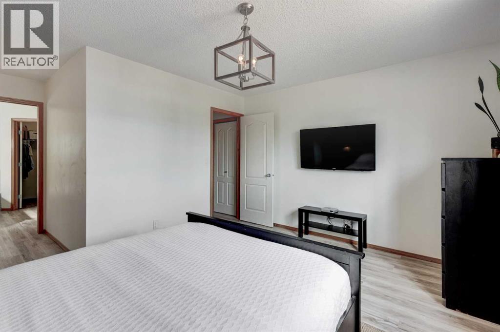 44 Somerglen Heath Sw, Calgary, Alberta  T2Y 4A3 - Photo 14 - A2299369