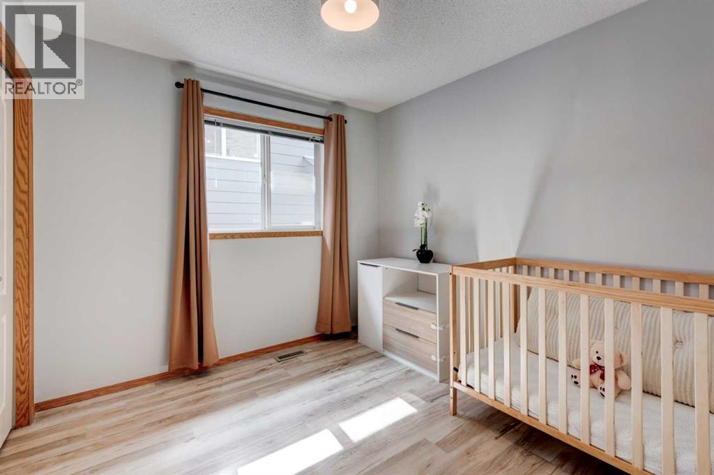 44 Somerglen Heath Sw, Calgary, Alberta  T2Y 4A3 - Photo 17 - A2299369