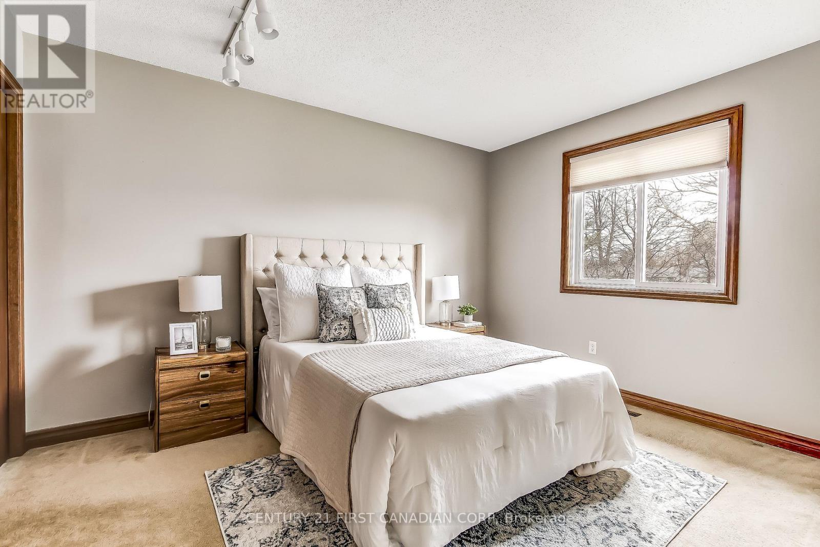 68 Golfview Crescent, London South, Ontario  N6C 5N5 - Photo 14 - X12990504