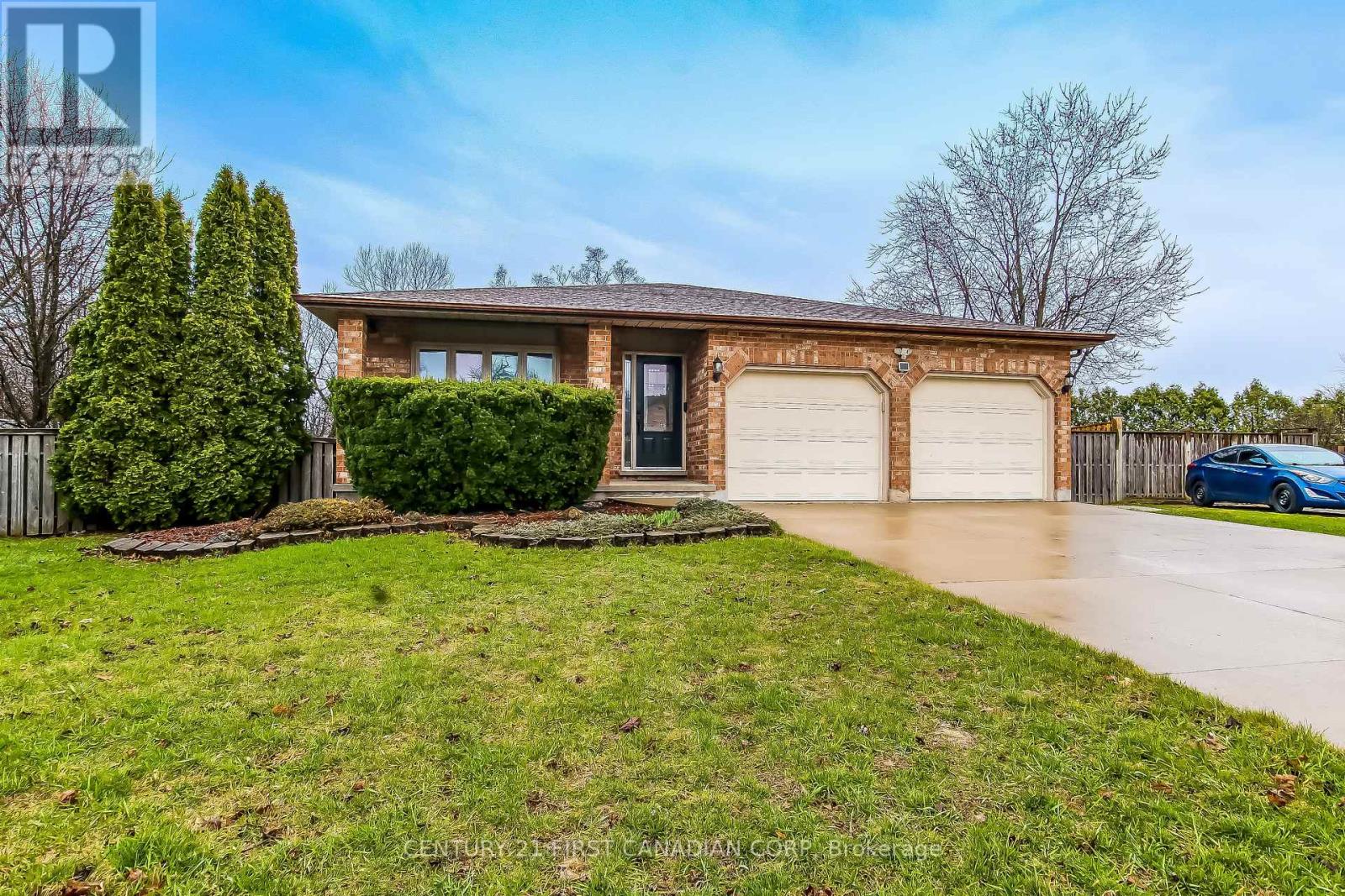 68 Golfview Crescent, London South, Ontario  N6C 5N5 - Photo 2 - X12990504