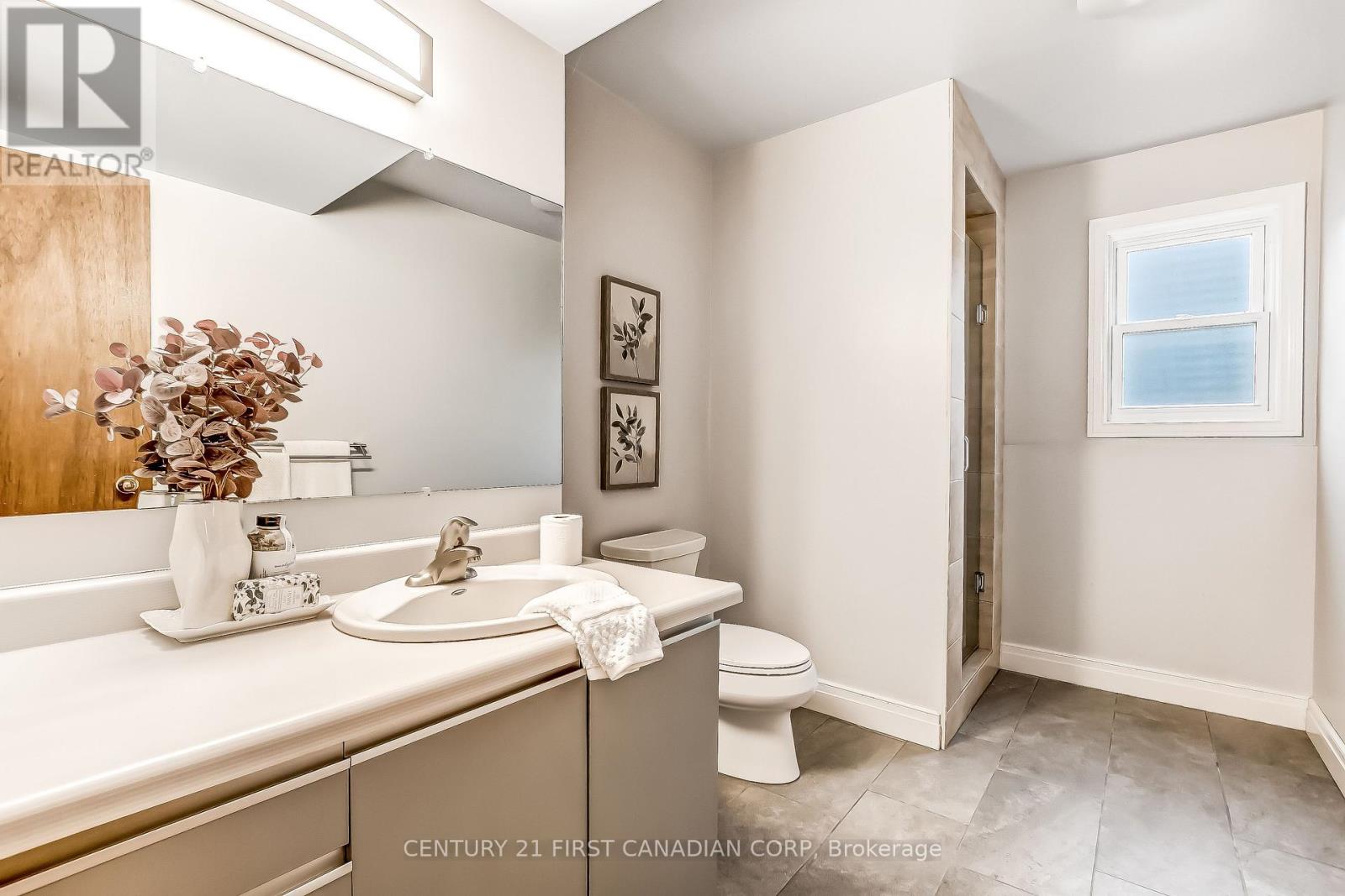 68 Golfview Crescent, London South, Ontario  N6C 5N5 - Photo 21 - X12990504