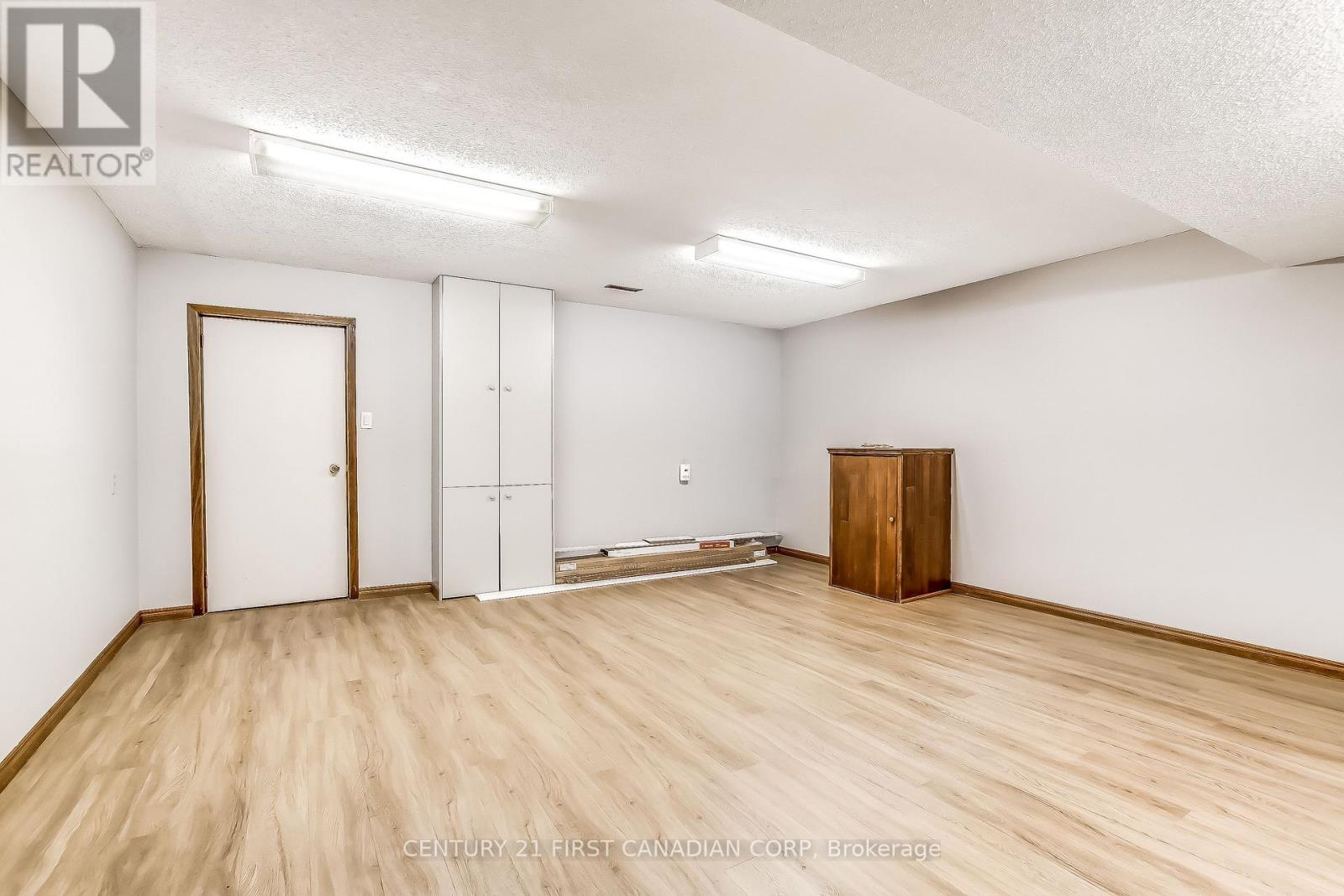 68 Golfview Crescent, London South, Ontario  N6C 5N5 - Photo 22 - X12990504