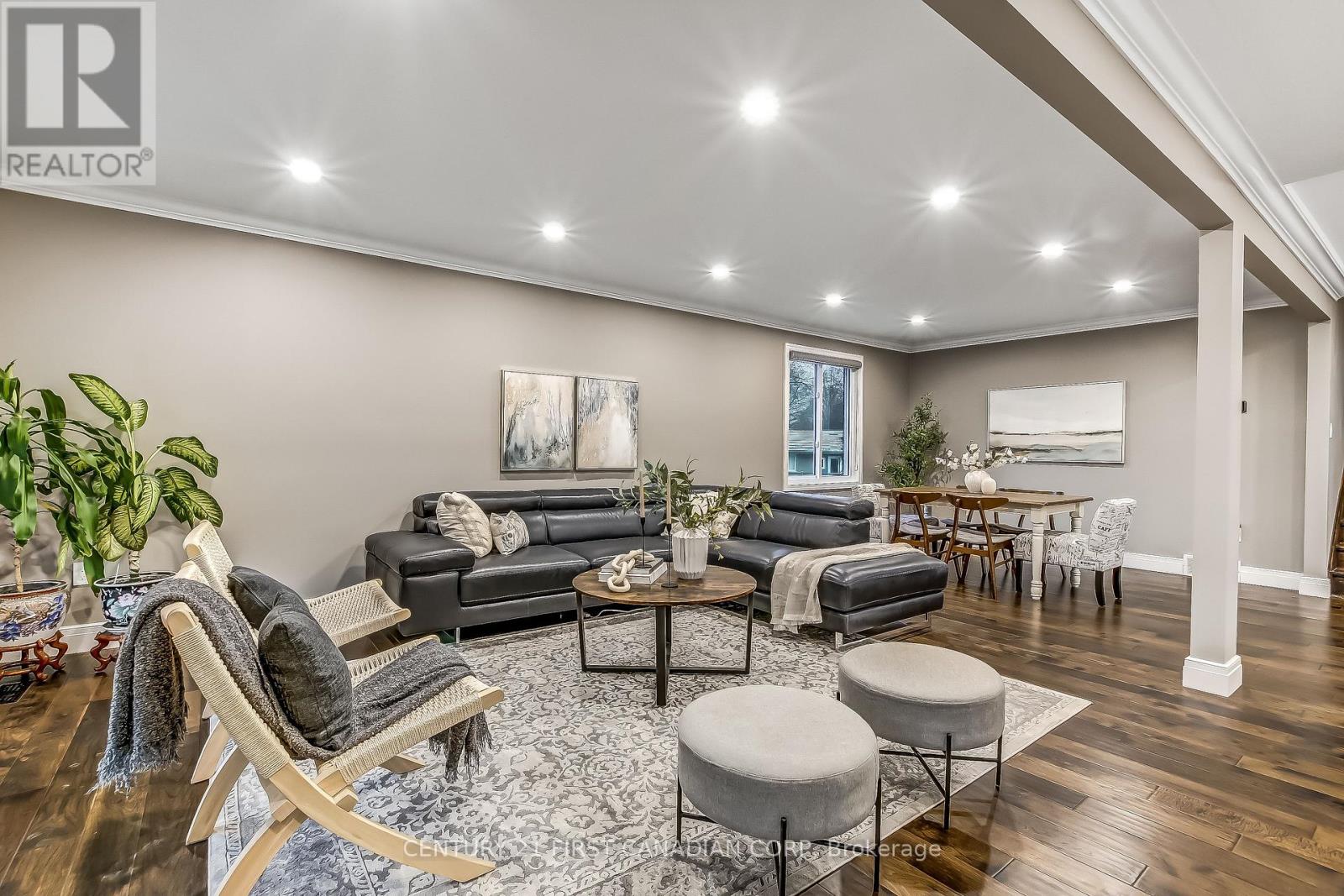 68 Golfview Crescent, London South, Ontario  N6C 5N5 - Photo 3 - X12990504