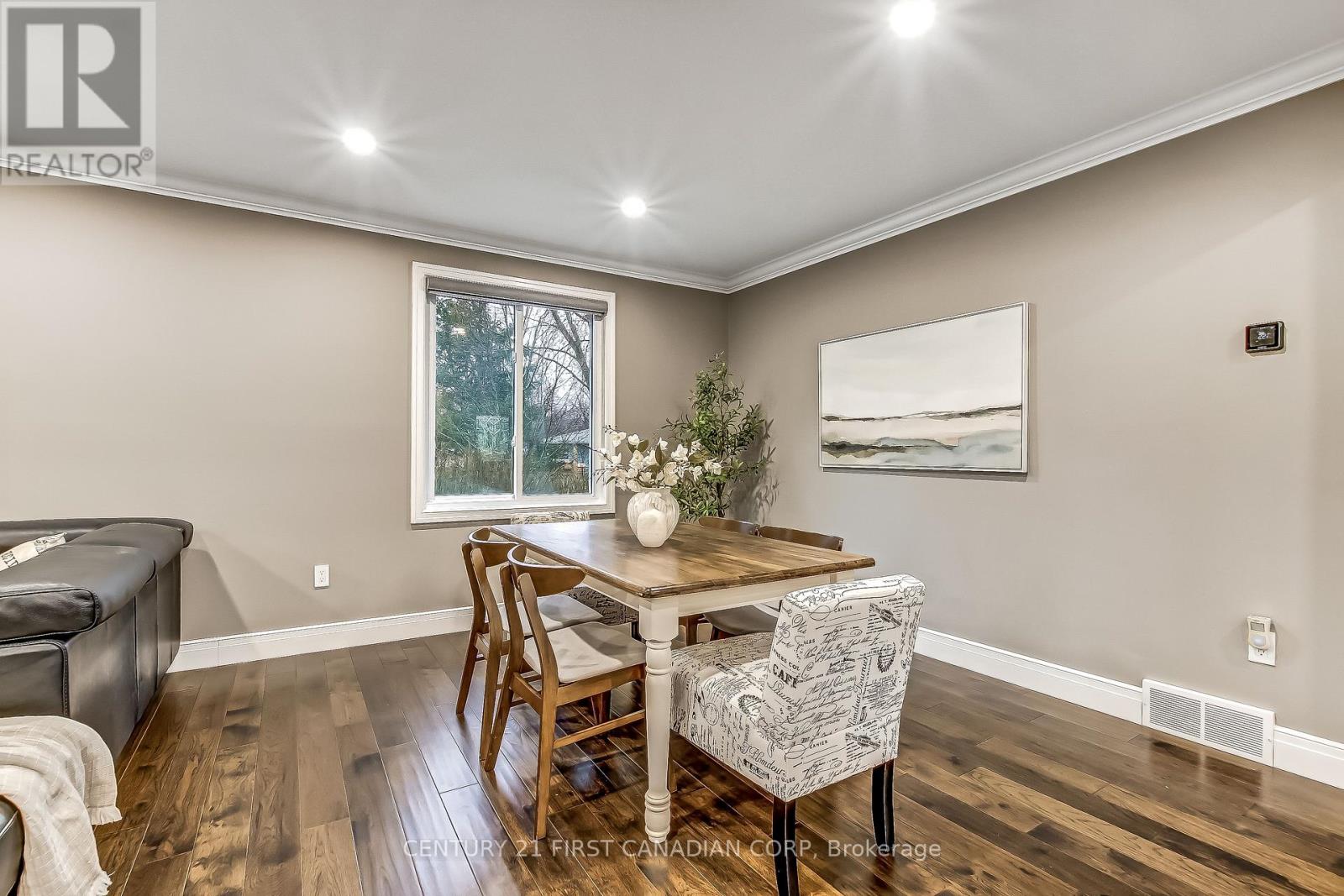 68 Golfview Crescent, London South, Ontario  N6C 5N5 - Photo 5 - X12990504