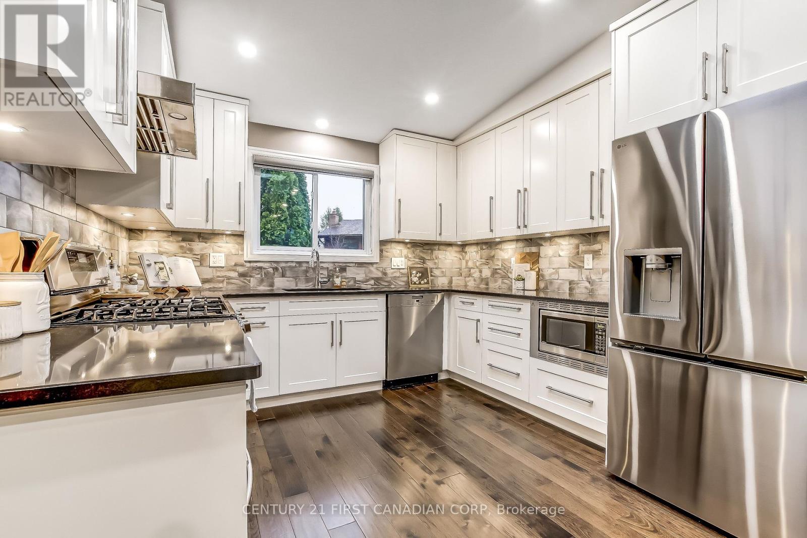 68 Golfview Crescent, London South, Ontario  N6C 5N5 - Photo 8 - X12990504