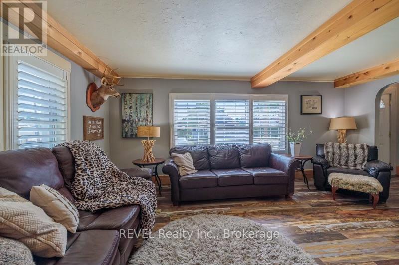 5 Jessie Street, Fort Erie, Ontario  L2A 4E6 - Photo 3 - X12972460