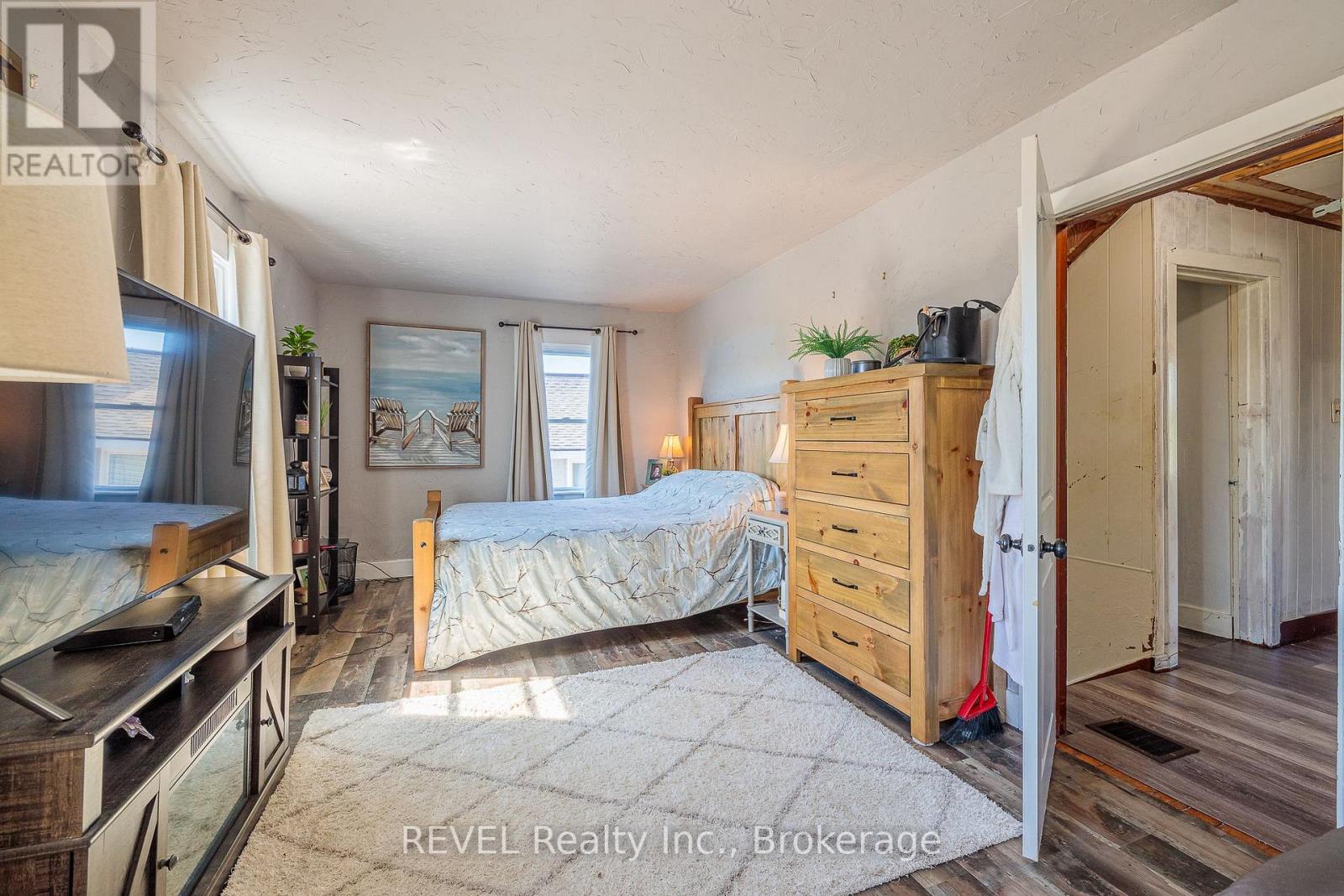 5 Jessie Street, Fort Erie, Ontario  L2A 4E6 - Photo 9 - X12972460