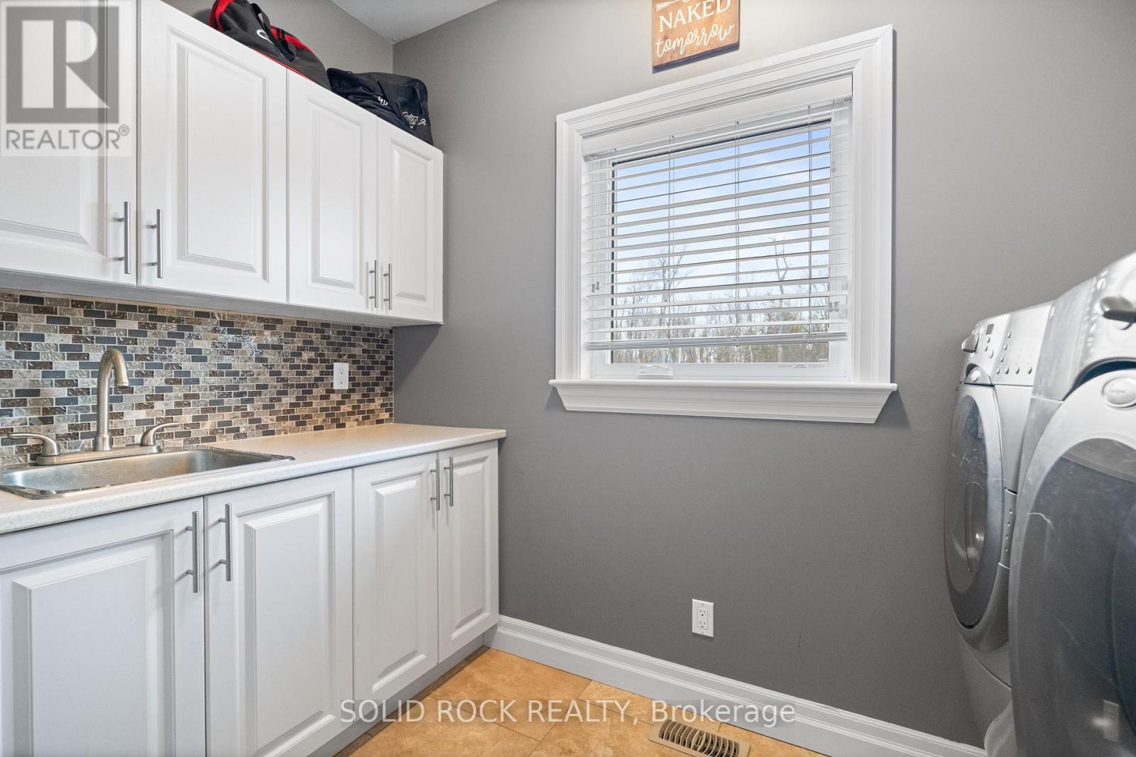 151 Spruce Crescent, Mississippi Mills, Ontario K7C 3P1 - Photo 11 - X12990532