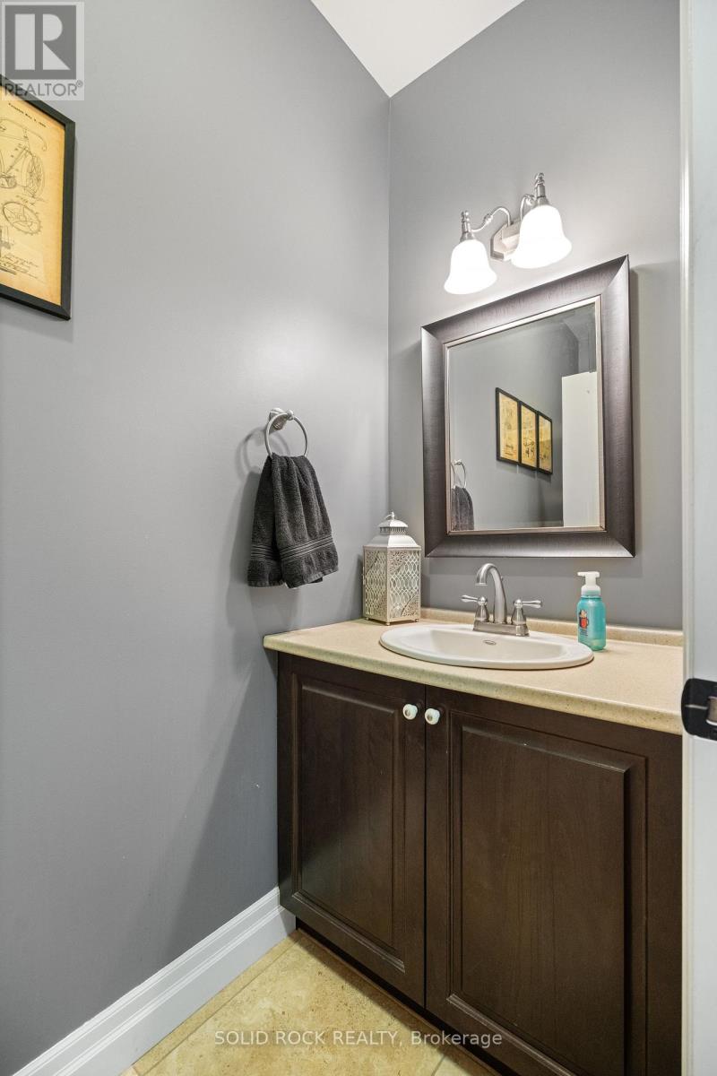 151 Spruce Crescent, Mississippi Mills, Ontario K7C 3P1 - Photo 12 - X12990532