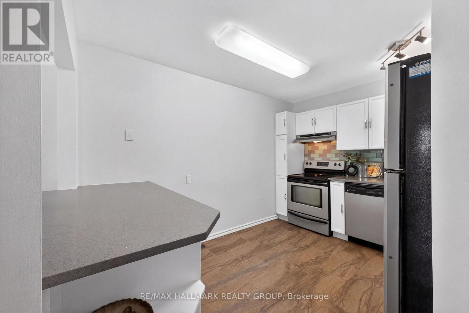 80 Pickwick Drive, Ottawa, Ontario  K2J 3E2 - Photo 17 - X12990684