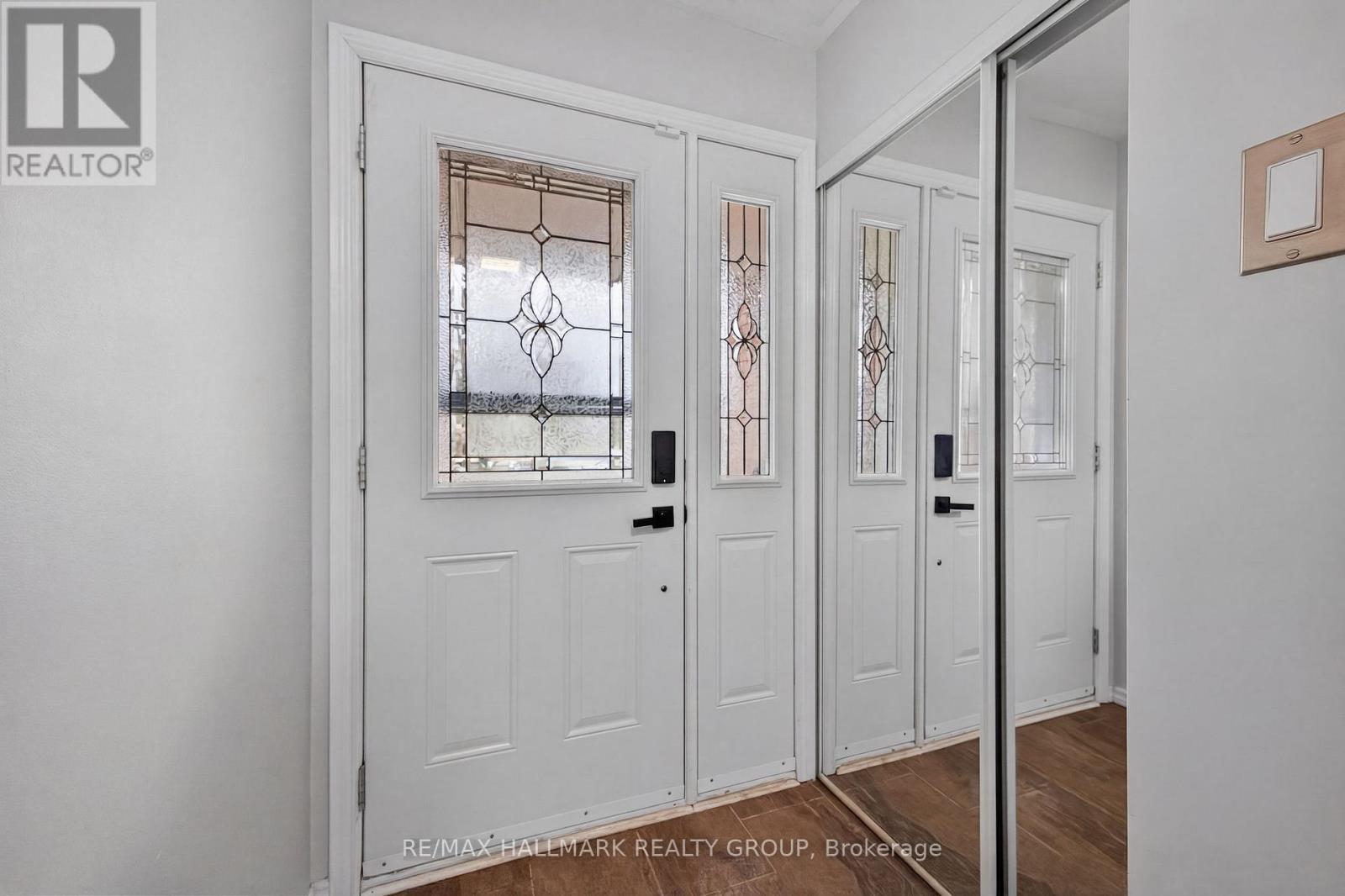 80 Pickwick Drive, Ottawa, Ontario  K2J 3E2 - Photo 2 - X12990684