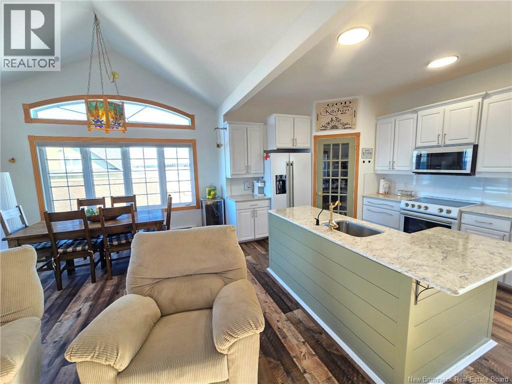 836 John Cormier, Beresford, New Brunswick  E8K 1W1 - Photo 15 - NB137041