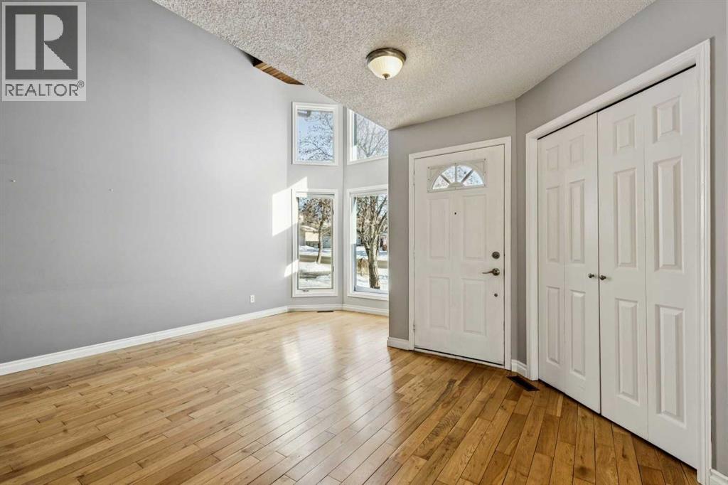 136 Scenic Acres Drive Nw, Calgary, Alberta  T3L 1C7 - Photo 5 - A2288911