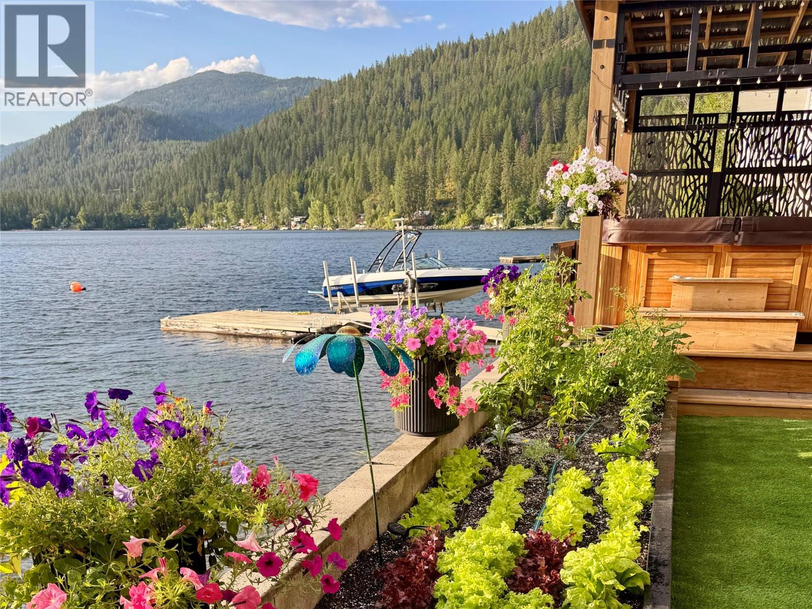 3127 East Lake Drive, Christina Lake, British Columbia  V0H 1H2 - Photo 9 - 10383112