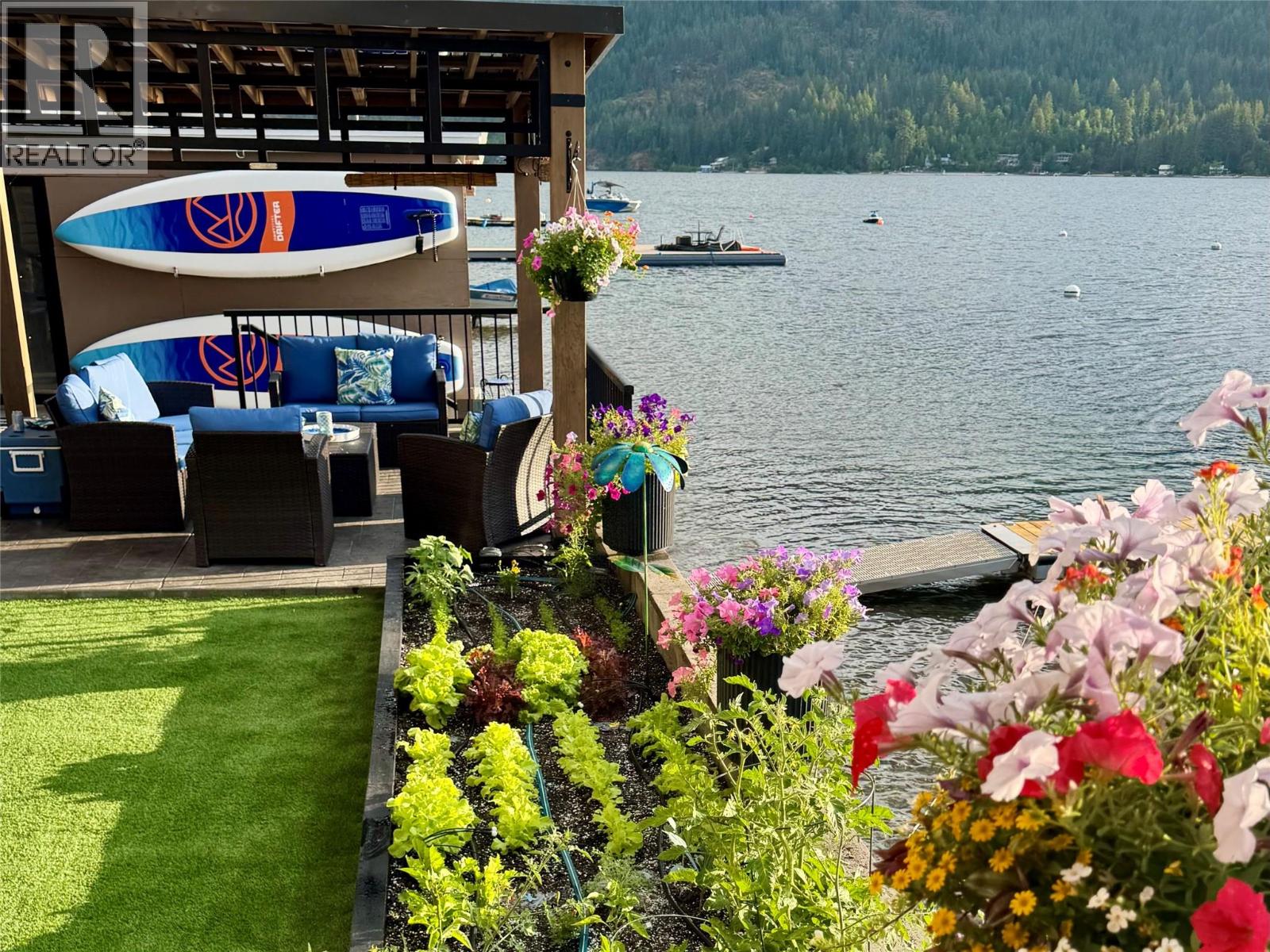 3127 East Lake Drive, Christina Lake, British Columbia  V0H 1H2 - Photo 10 - 10383112