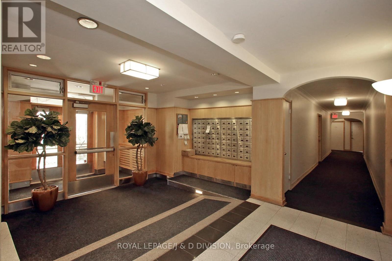 432 - 150 Farnham Avenue, Toronto, Ontario  M4V 1H5 - Photo 5 - C12976668