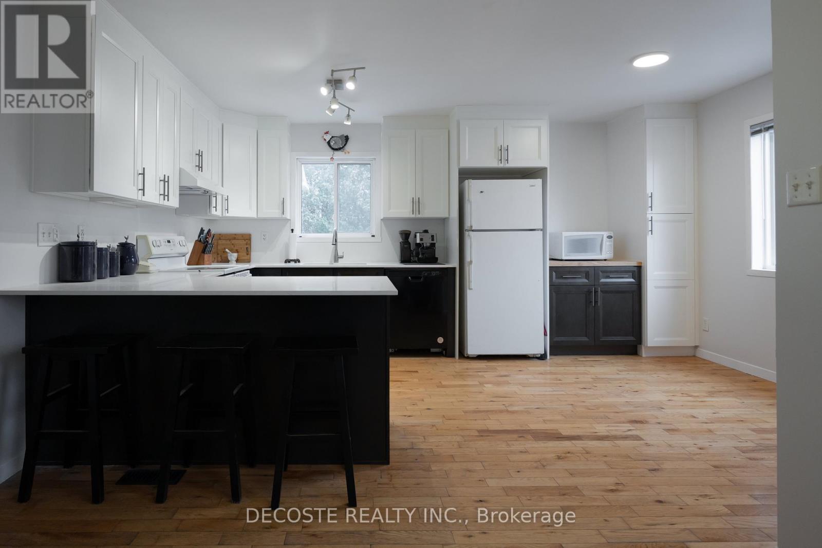 23 Wood Street, South Glengarry, Ontario K0C 1N0 - Photo 3 - X12990584