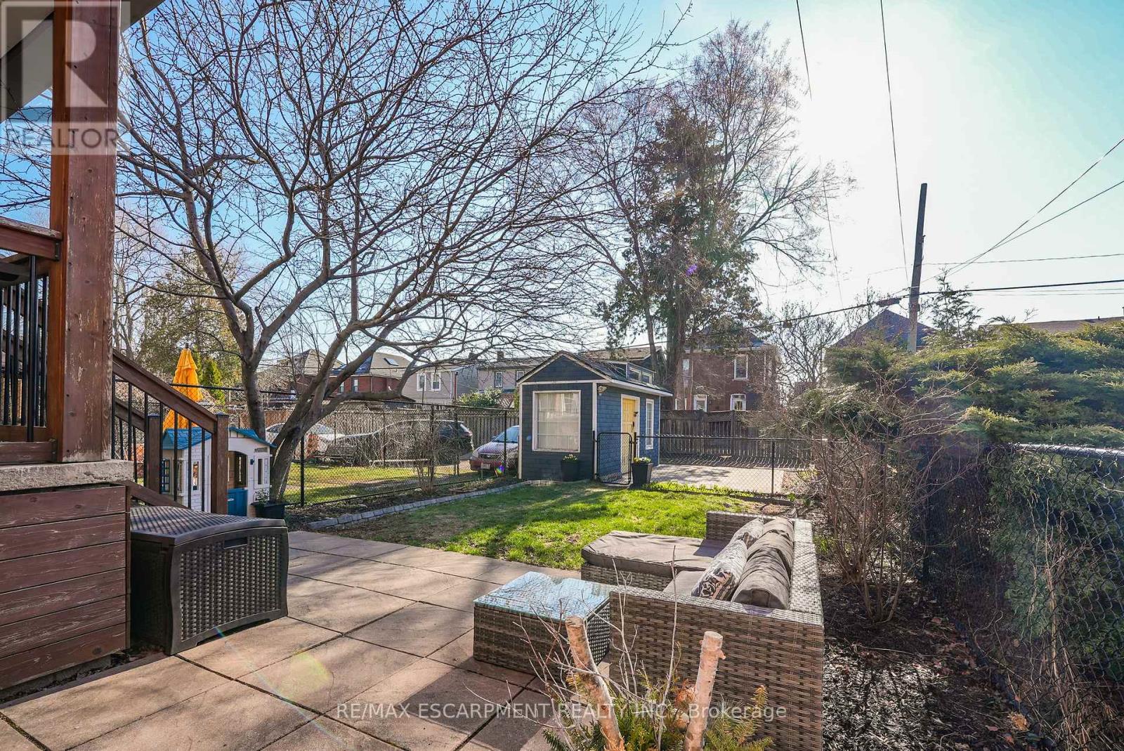 207 Edgemont Street S, Hamilton (Delta), Ontario  L8K 2J1 - Photo 29 - X12977812