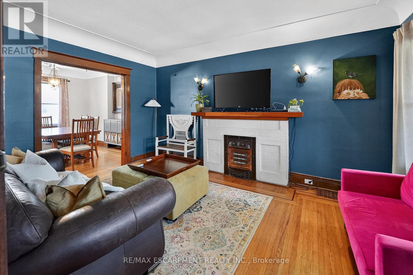 207 Edgemont Street S, Hamilton (Delta), Ontario  L8K 2J1 - Photo 7 - X12977812