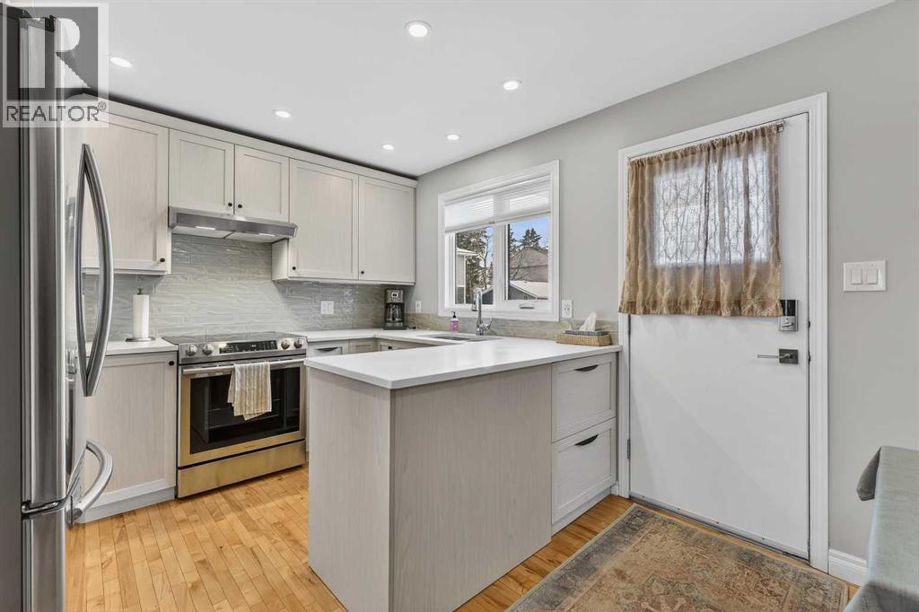 563 Regal Park NE, Calgary, Alberta  T2E 0S6 - Photo 8 - A2300475