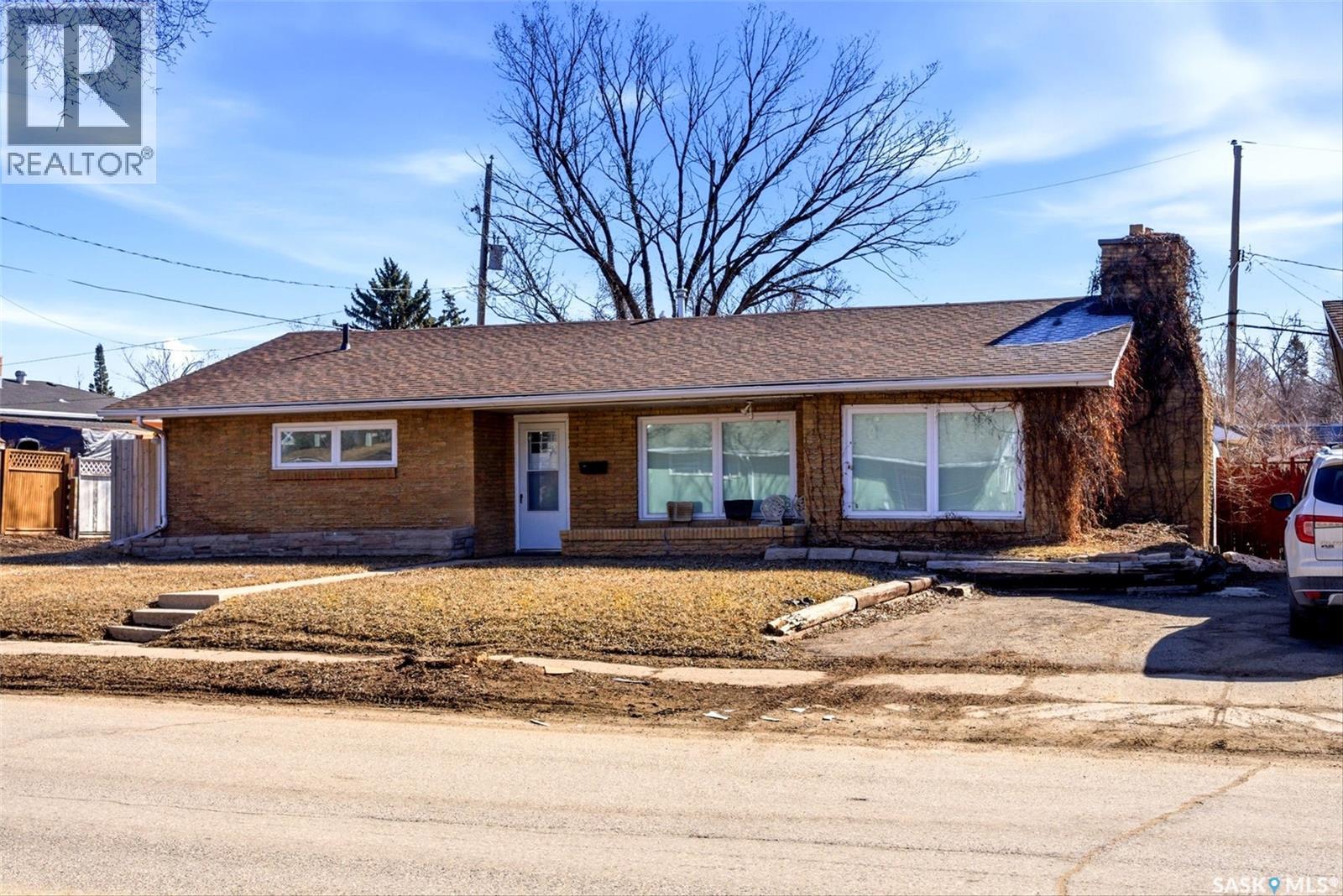 321 Elphinstone Street, Regina, Saskatchewan  S4R 3W7 - Photo 2 - SK032742