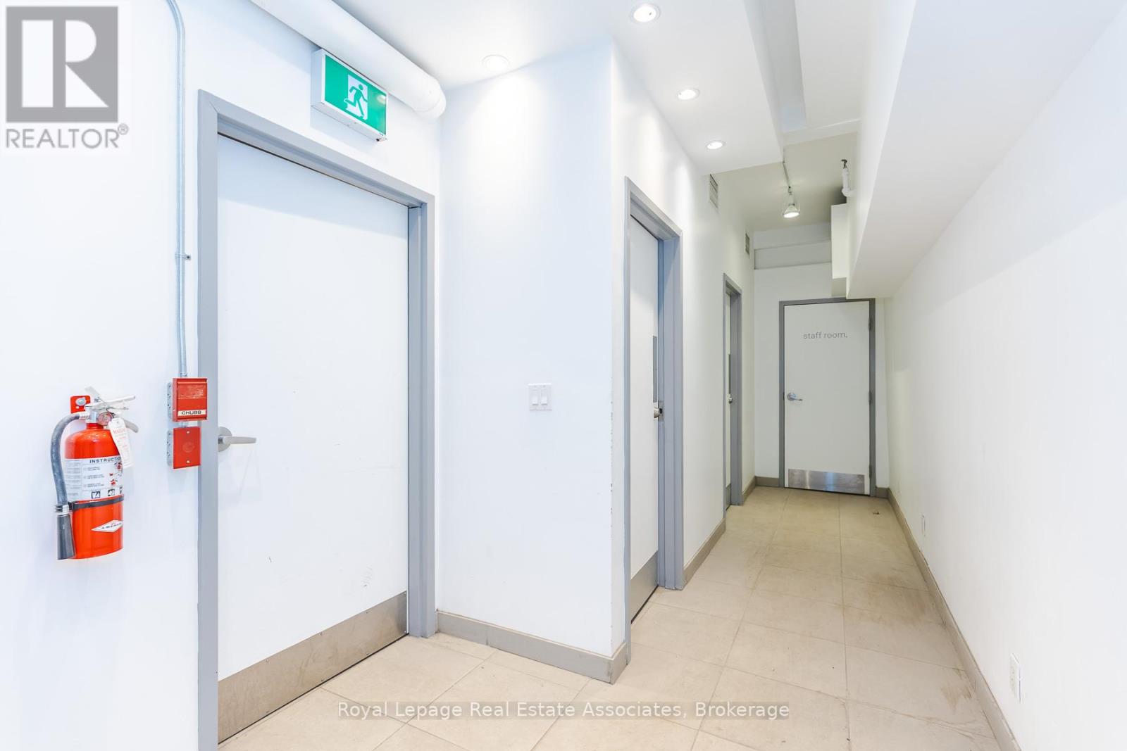 Main - 497 Bloor Street W, Toronto, Ontario  M5S 1Y2 - Photo 12 - C12990642