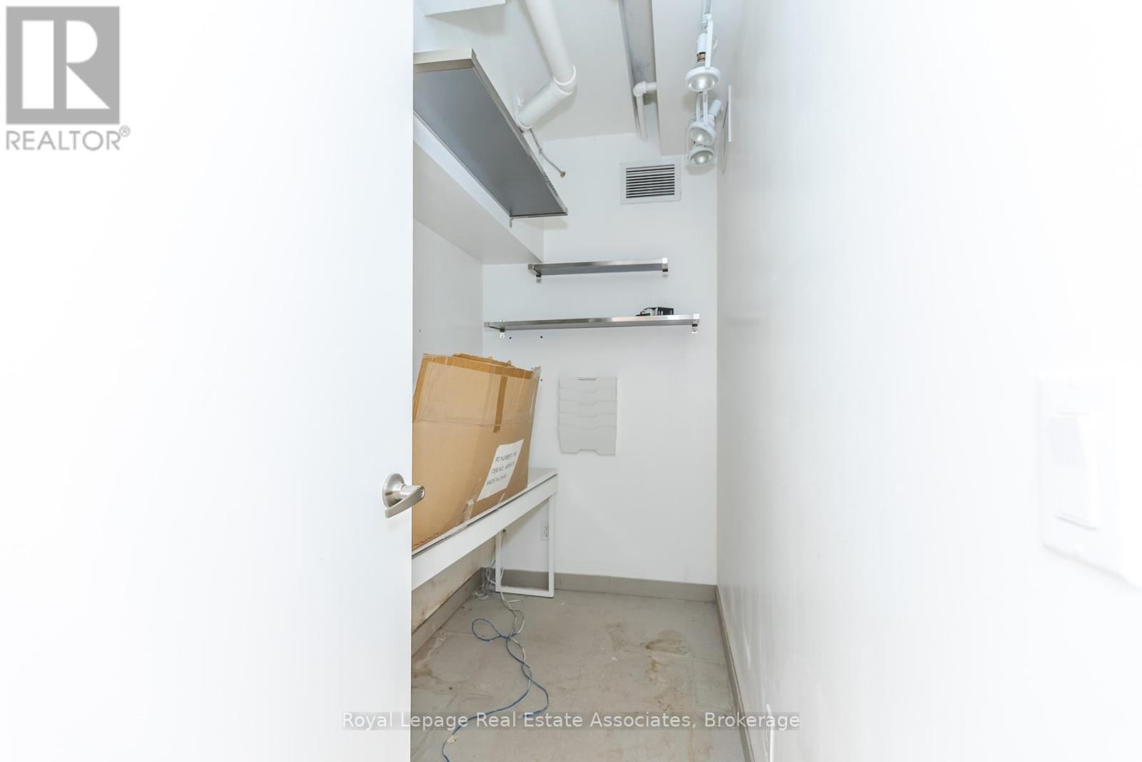 Main - 497 Bloor Street W, Toronto, Ontario  M5S 1Y2 - Photo 14 - C12990642