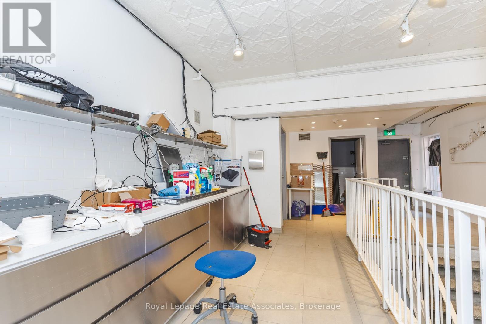 Main - 497 Bloor Street W, Toronto, Ontario  M5S 1Y2 - Photo 6 - C12990642