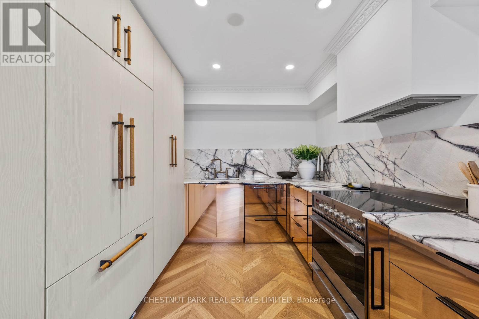 Th13 - 260 Heath Street W, Toronto, Ontario  M5P 3L6 - Photo 13 - C12990698