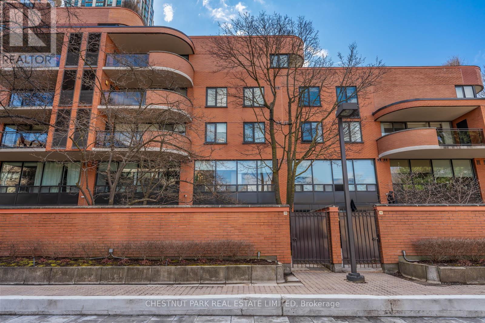 Th13 - 260 Heath Street W, Toronto, Ontario  M5P 3L6 - Photo 4 - C12990698
