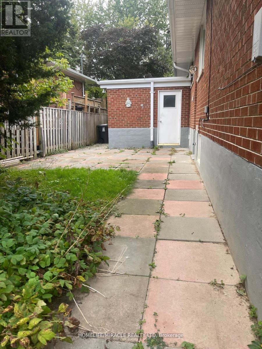 Basement - 45 Malamute Crescent, Toronto, Ontario  M1T 2C9 - Photo 2 - E12990542