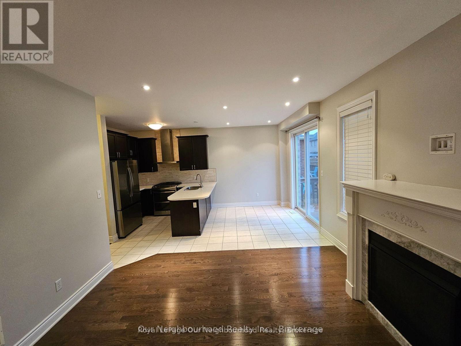 151 Presidial Avenue, Oshawa, Ontario  L1L 0H1 - Photo 5 - E12990640