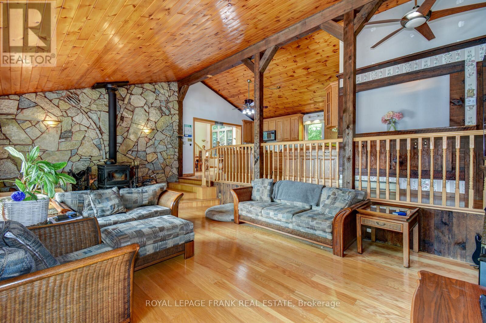 1013 Merrick Drive, Bracebridge, Ontario  P1L 1X1 - Photo 9 - X12910870