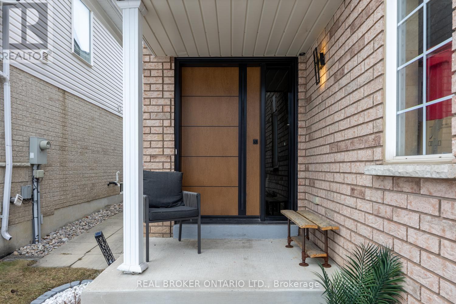 181 Madden Place, Clarington, Ontario  L1C 5K4 - Photo 4 - E12877168