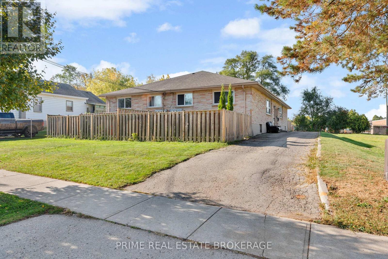 231 Greenwood Avenue, London South, Ontario  N6J 3G5 - Photo 1 - X12971596
