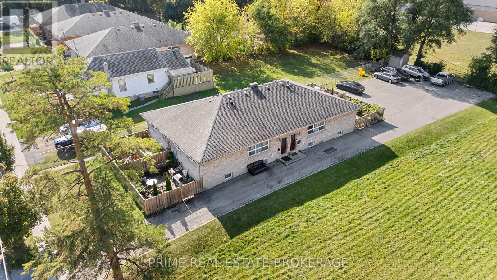 231 Greenwood Avenue, London South, Ontario  N6J 3G5 - Photo 3 - X12971596