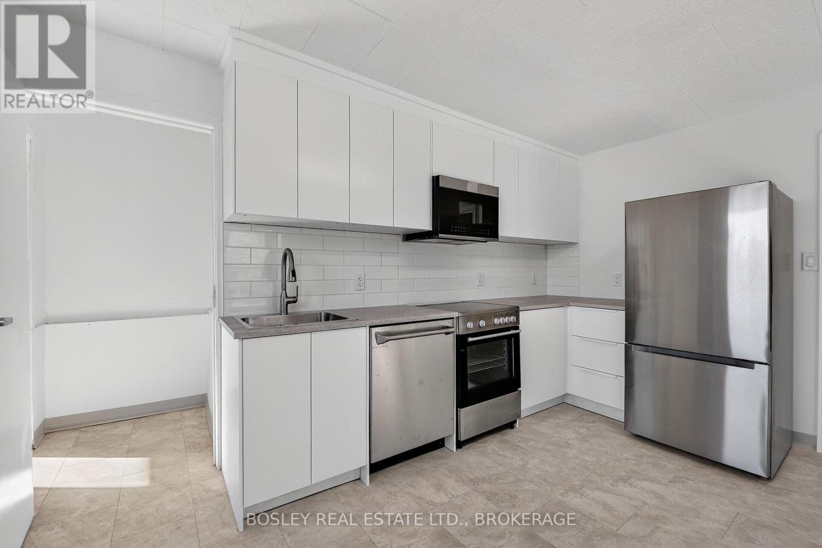 Unit 10 - 242 Mary Street, Niagara-On-The-Lake, Ontario  L0S 1J0 - Photo 6 - X12583122