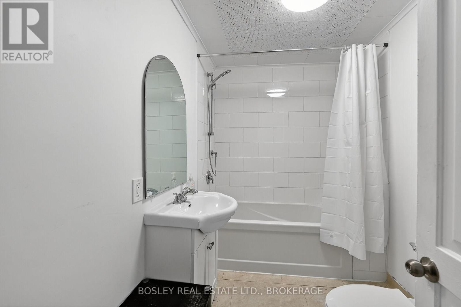 Unit 10 - 242 Mary Street, Niagara-On-The-Lake, Ontario  L0S 1J0 - Photo 9 - X12583122