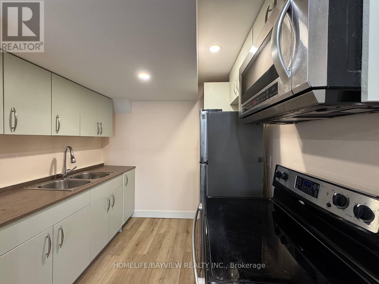 4 Mendys Forest(Lower Level), Aurora, Ontario  L4G 5A3 - Photo 11 - N12990578