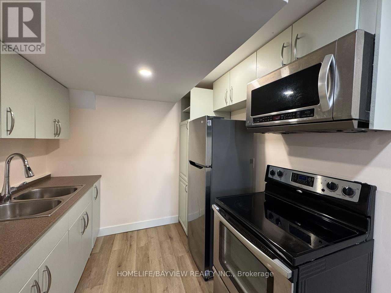 4 Mendys Forest(Lower Level), Aurora, Ontario  L4G 5A3 - Photo 12 - N12990578