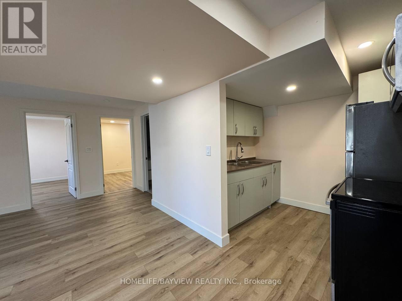 4 Mendys Forest(Lower Level), Aurora, Ontario  L4G 5A3 - Photo 5 - N12990578