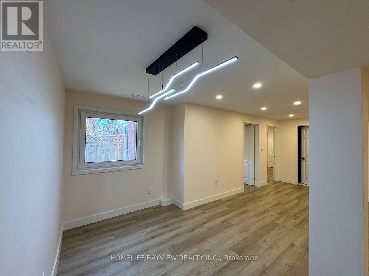 4 Mendys Forest(Lower Level), Aurora, Ontario  L4G 5A3 - Photo 9 - N12990578