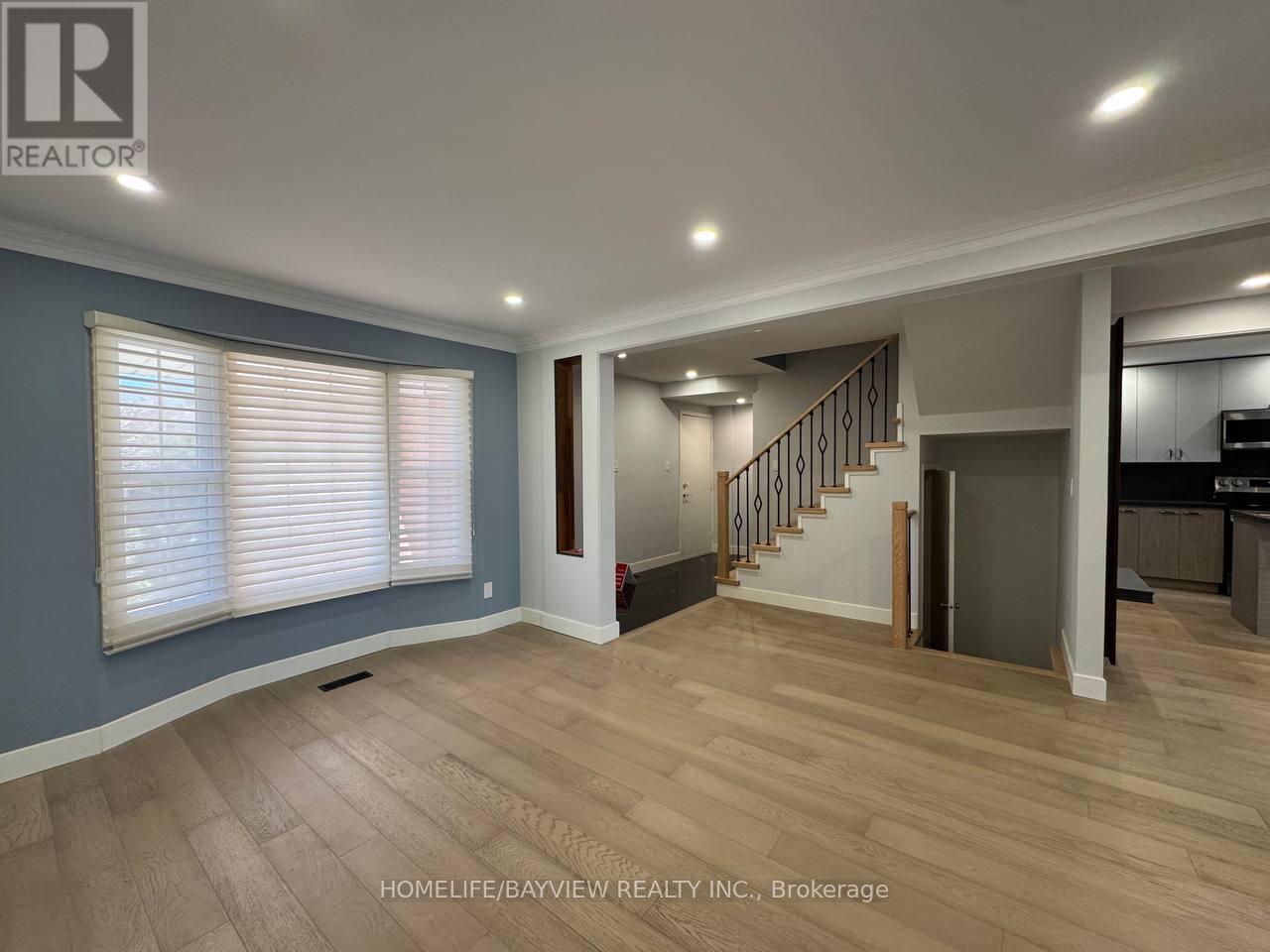 4 Mendys Forest(Main), Aurora, Ontario  L4G 5A3 - Photo 14 - N12990582