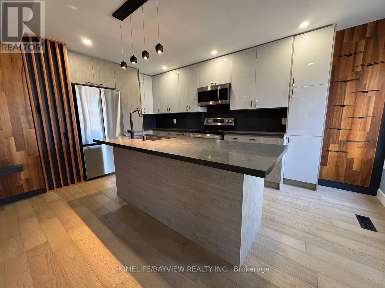 4 Mendys Forest(Main), Aurora, Ontario  L4G 5A3 - Photo 17 - N12990582