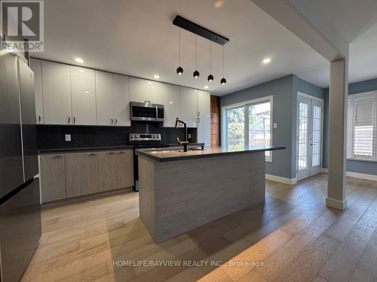 4 Mendys Forest(Main), Aurora, Ontario  L4G 5A3 - Photo 19 - N12990582